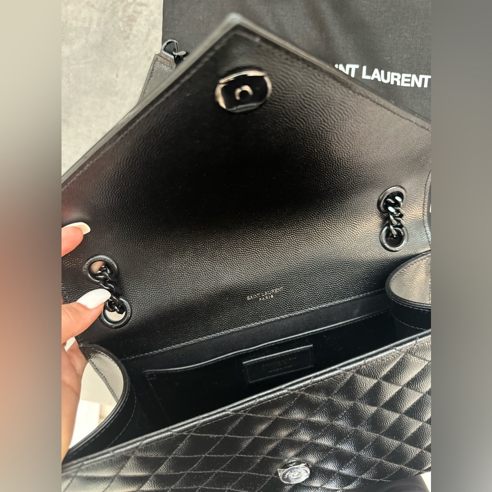 🌟SOLD🌟 NWT YSL Triquilt Black Envelope Bag - Picture 7 of 13